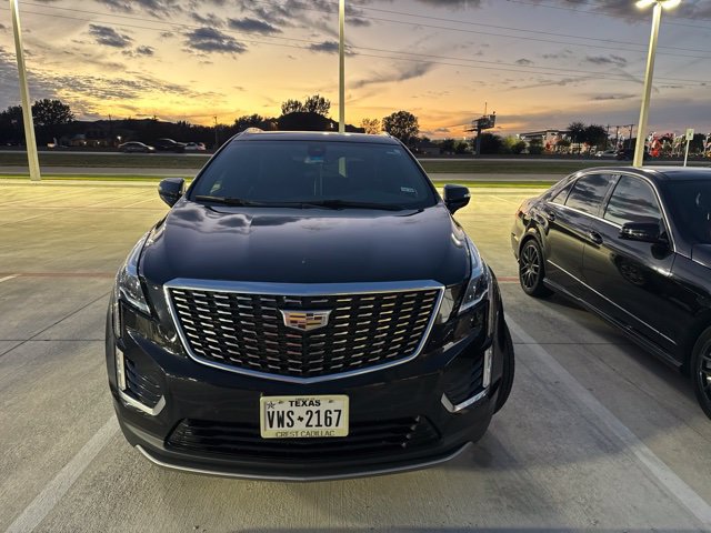 Used 2020 Cadillac XT5 Premium Luxury FWD image 3