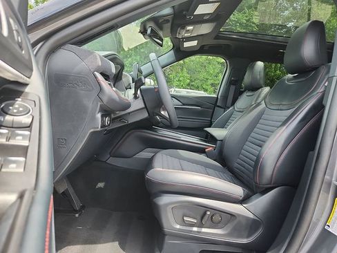 Certified 2026 Ford Explorer ST-Line w/ ST-Line Street Pack AWD/4WD image 9