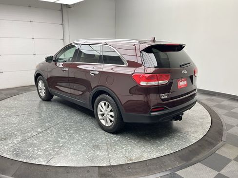 Used 2017 Kia Sorento AWD w/ LX Convenience Package image 2