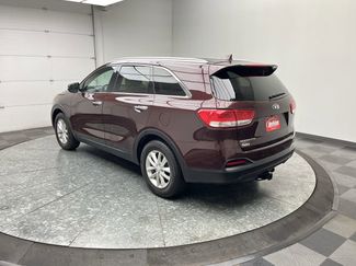 Used 2017 Kia Sorento AWD w/ LX Convenience Package video 2