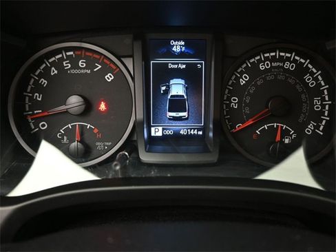 Used 2021 Toyota Tacoma SR w/ SR Convenience Package image 7