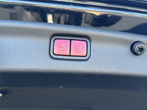 Used 2023 Mercedes-Benz C 300 Sedan image 15