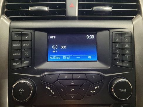 Used 2018 Ford Fusion SE FWD image 25