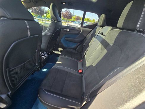 Used 2023 Volvo XC40 Recharge Ultimate image 22