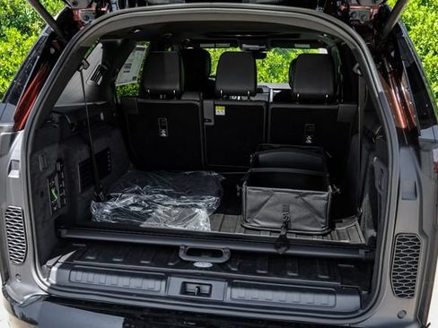 New 2026 Land Rover Discovery Limited Edition AWD/4WD image 69