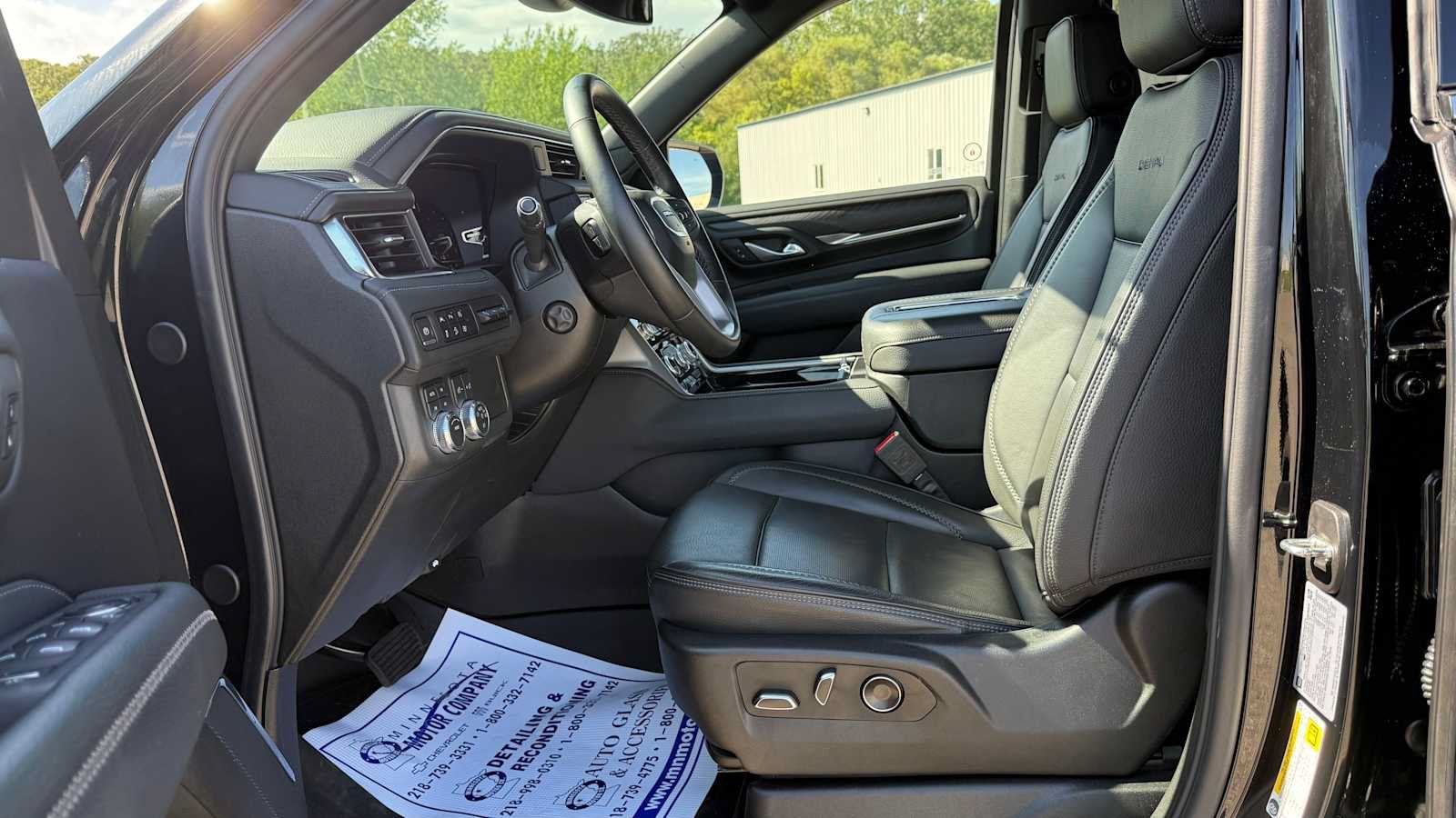 Used 2024 GMC Yukon Denali AWD/4WD image 7