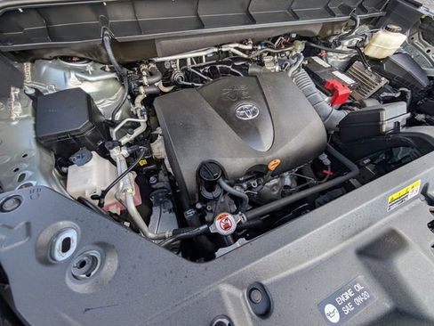 Used 2022 Toyota Highlander XLE image 23