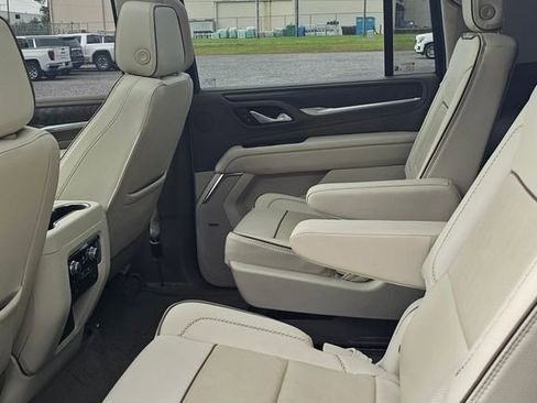 Used 2024 GMC Yukon XL Denali w/ Max Trailering Package AWD/4WD image 7