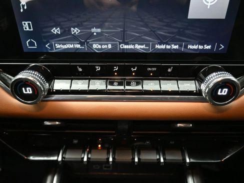 Used 2024 GMC Canyon AT4 w/ Canyon Safety Plus Package image 28