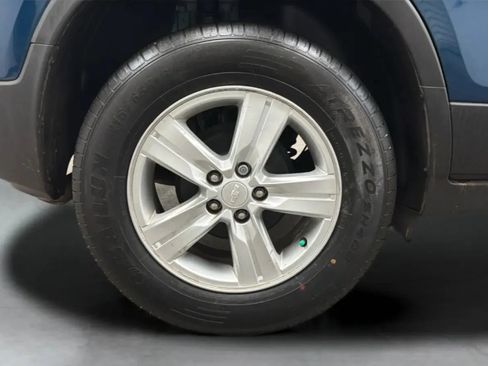 Used 2020 Chevrolet Trax LT FWD image 23
