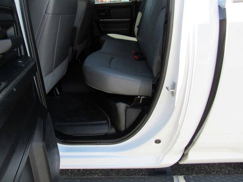 Used 2020 RAM 1500 Tradesman w/ Chrome Appearance Group AWD/4WD image 24