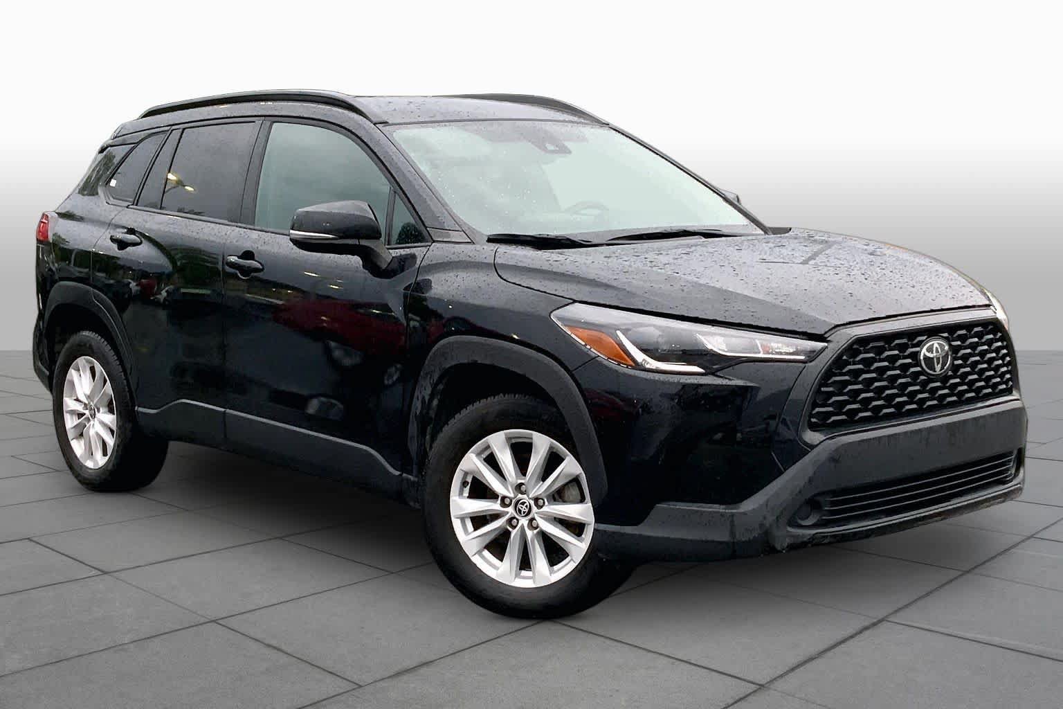 Used 2022 Toyota Corolla Cross LE FWD image 3
