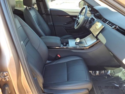 Used 2024 Land Rover Range Rover Evoque Dynamic SE image 11