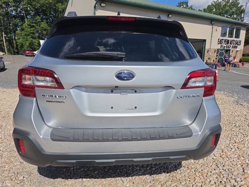 Used 2018 Subaru Outback 2.5i Premium AWD/4WD image 5