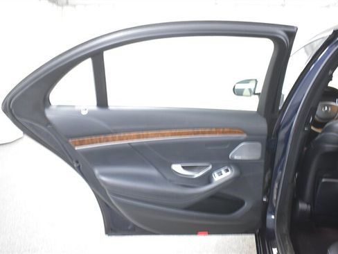 Used 2015 Mercedes-Benz S 550 4MATIC Sedan image 28