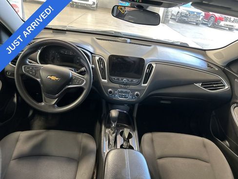 Used 2021 Chevrolet Malibu LT FWD image 5