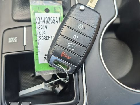 Used 2019 Kia Sorento L FWD image 27