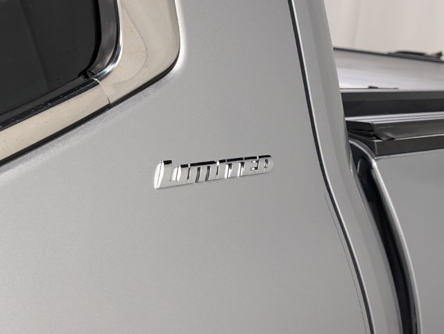 Used 2024 Toyota Tundra Limited AWD/4WD image 11