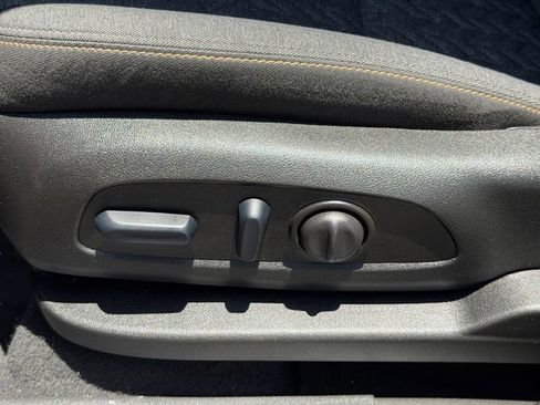 Used 2023 Chevrolet Equinox LT AWD/4WD image 25