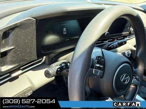 Used 2024 Hyundai Elantra SE FWD image 9