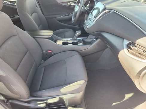 Used 2024 Chevrolet Malibu LT image 15
