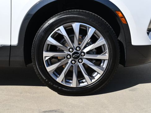 Used 2023 Chevrolet Blazer Premier FWD image 5