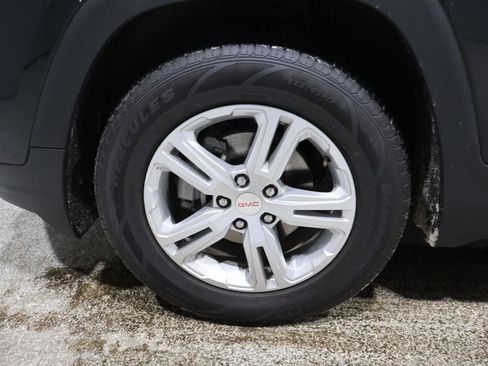 Used 2024 GMC Terrain SLE image 9