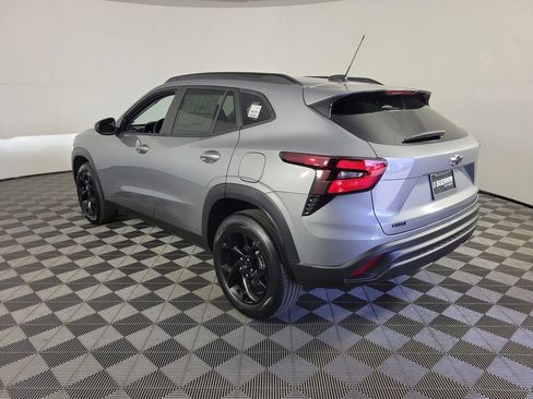 New 2026 Chevrolet Trax LT w/ Midnight Edition image 6