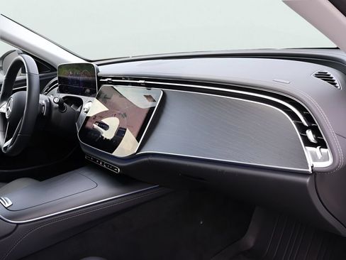 Certified 2026 Mercedes-Benz E 350 4MATIC Sedan image 9