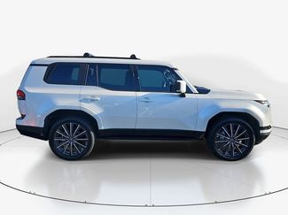 Used 2025 Lexus GX 550 w/ Accessory Package (2T) AWD/4WD video 2