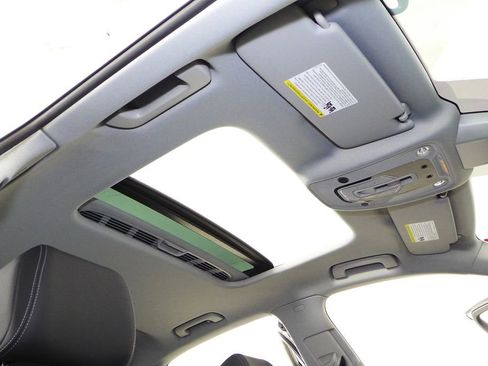 Used 2023 Audi A4 2.0T Premium w/ Convenience Package image 18