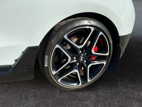 Used 2021 Hyundai Veloster N image 10