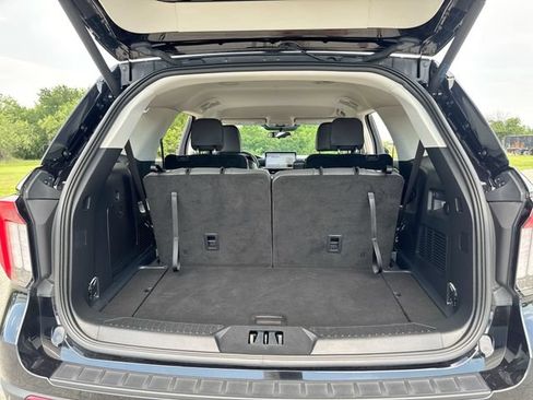 Used 2025 Ford Explorer Active w/ Active Comfort Package RWD image 24