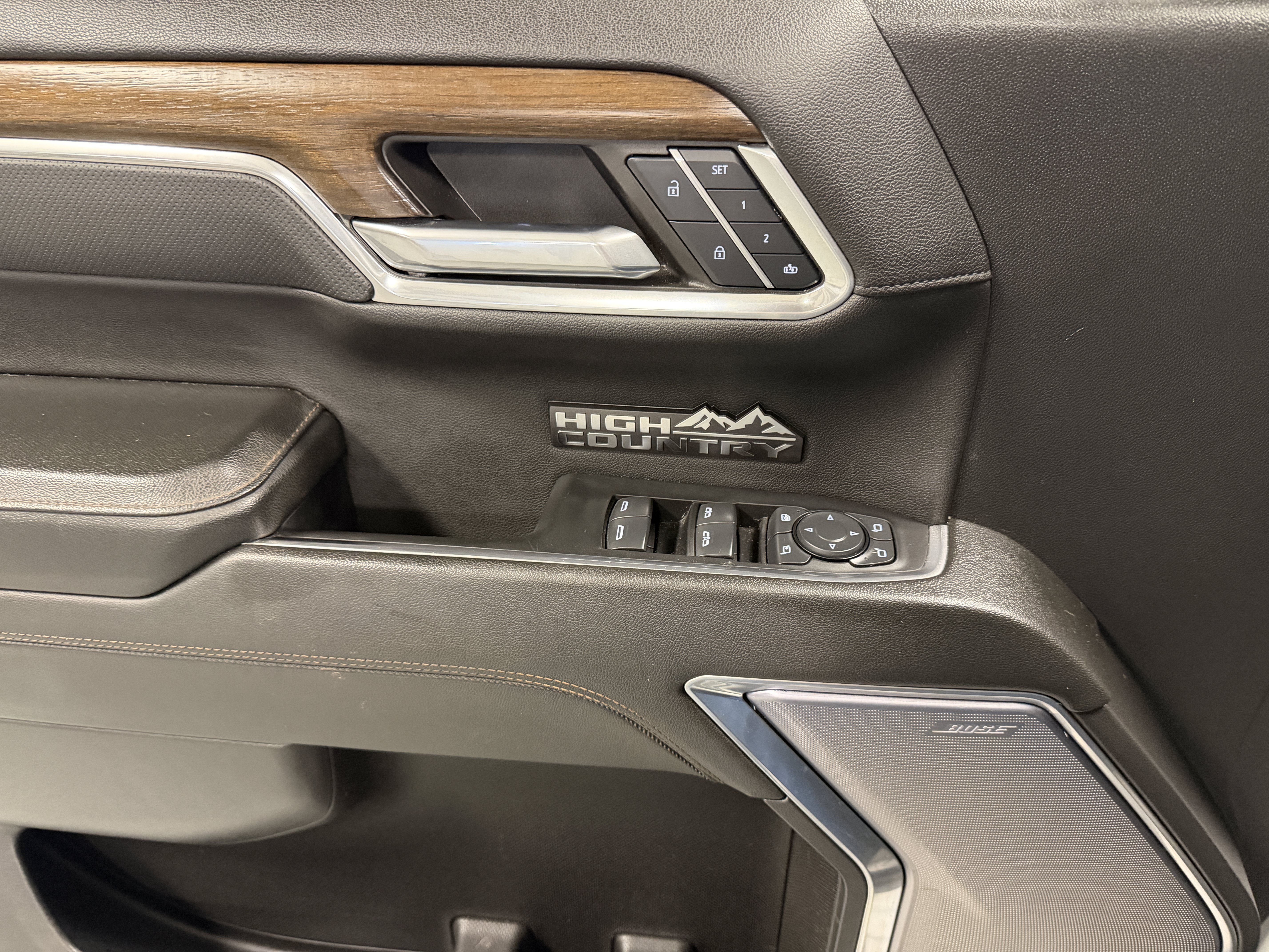Used 2024 Chevrolet Silverado 1500 High Country w/ High Country Premium Package AWD/4WD image 23