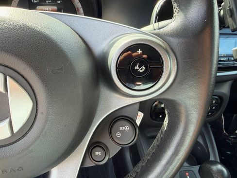 Used 2018 smart fortwo electric drive RWD image 14