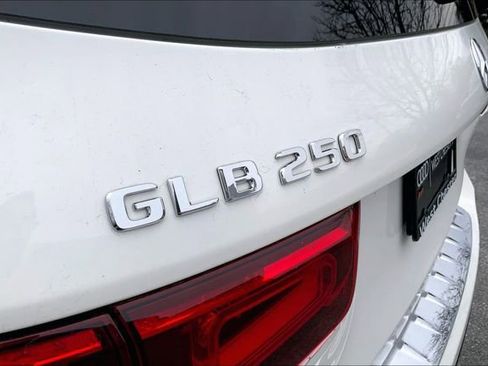 Used 2020 Mercedes-Benz GLB 250 4MATIC image 9