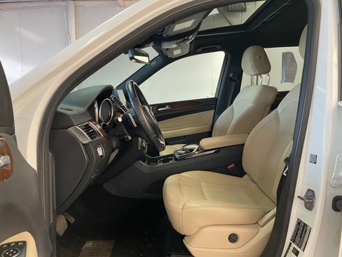 Used 2019 Mercedes-Benz GLS 450 4MATIC image 25