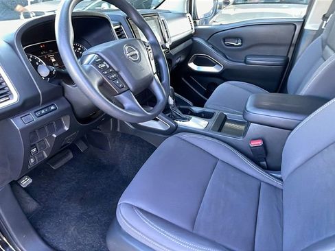 Used 2023 Nissan Frontier SV image 14
