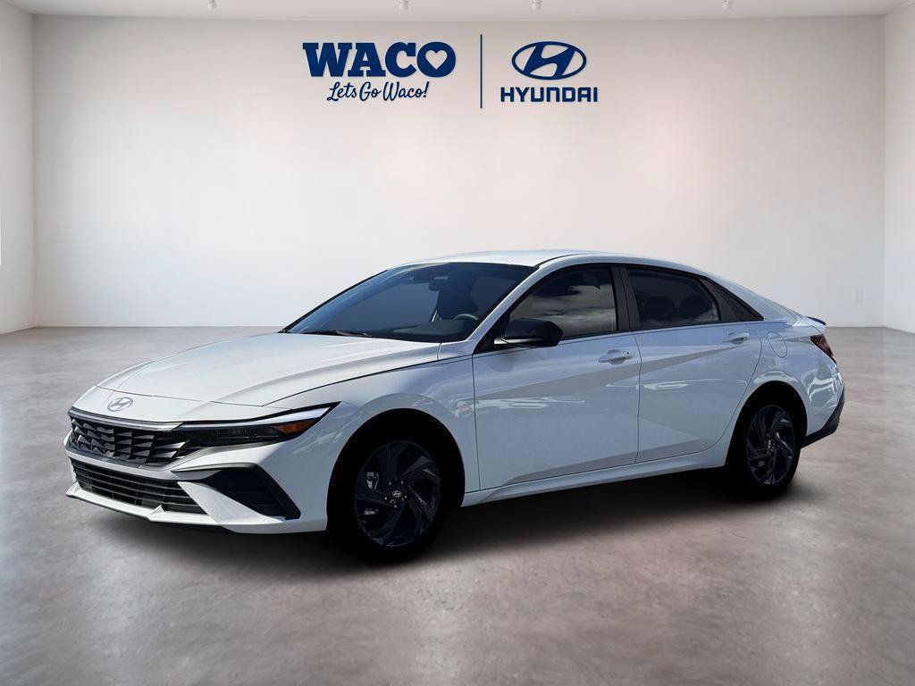 New 2026 Hyundai Elantra SEL FWD image 2