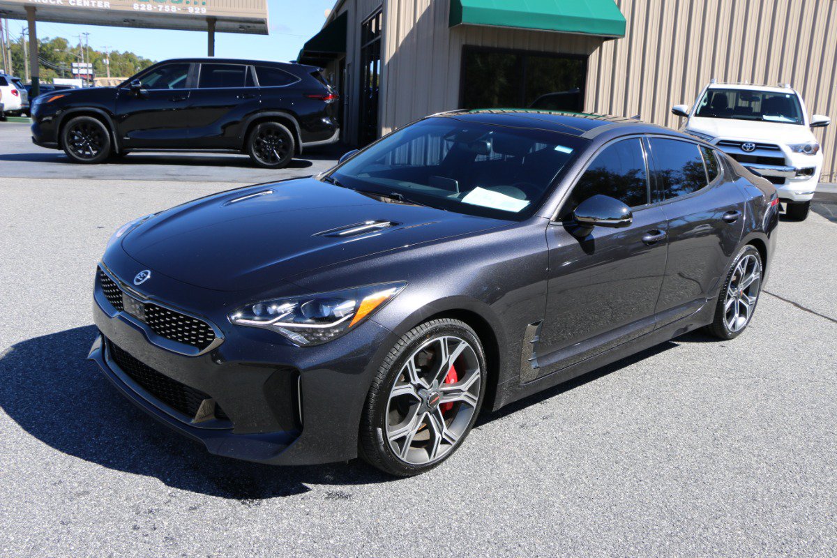 Used 2020 Kia Stinger GT2 RWD image 1