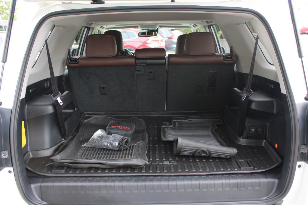 Used 2023 Toyota 4Runner Limited AWD/4WD image 33
