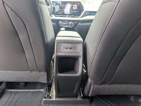 New 2026 Chevrolet Trax LT w/ Sunroof Package FWD image 30