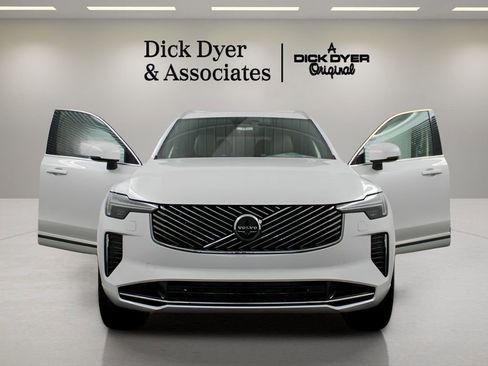 New 2026 Volvo XC90 B6 Ultra image 7