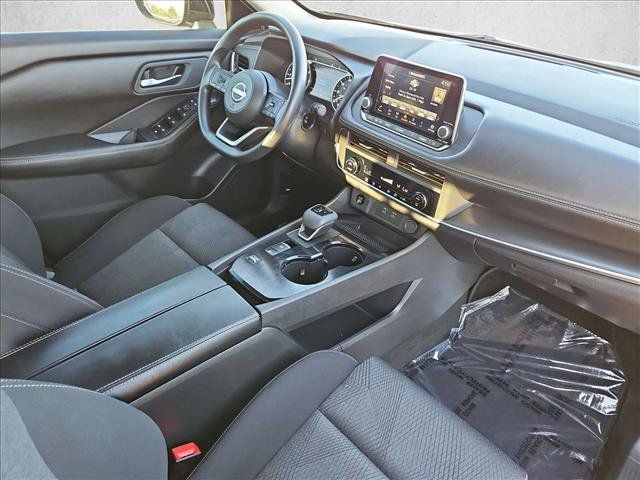 Used 2024 Nissan Rogue SV FWD image 27