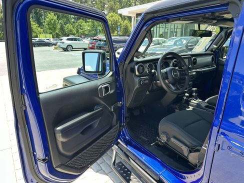 Used 2019 Jeep Wrangler Unlimited Sport AWD/4WD image 27