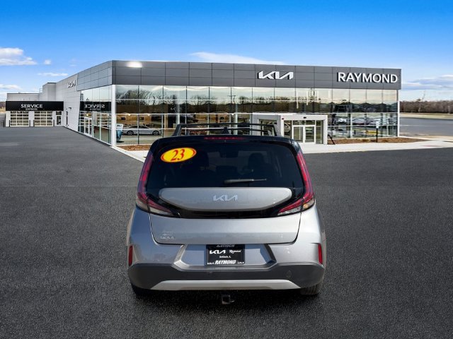 Certified 2023 Kia Soul LX FWD image 3