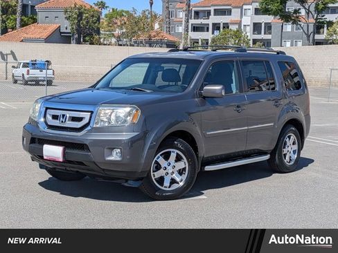 Used 2011 Honda Pilot Touring image 1