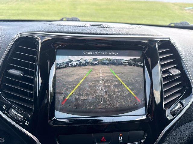 Used 2022 Jeep Cherokee Limited AWD/4WD image 9