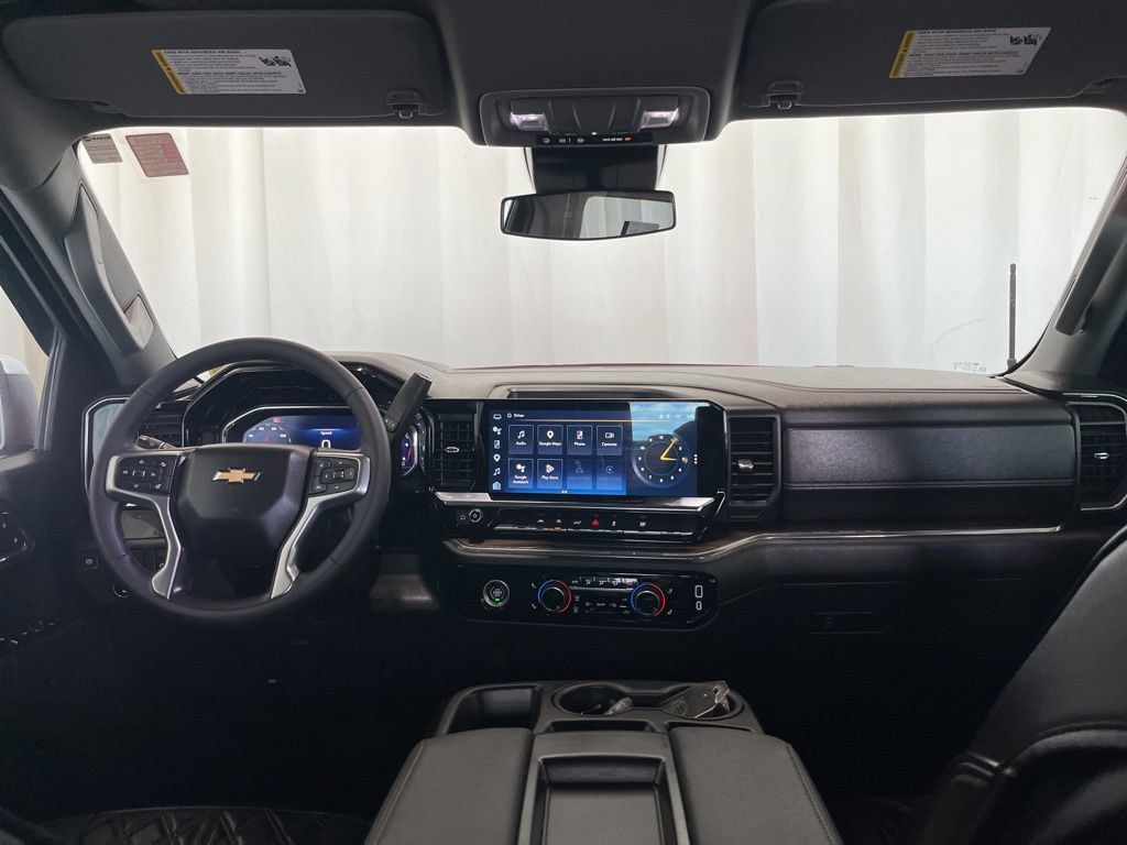 Used 2024 Chevrolet Silverado 1500 LT AWD/4WD image 9