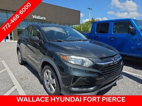 Used 2017 Honda HR-V LX image 2